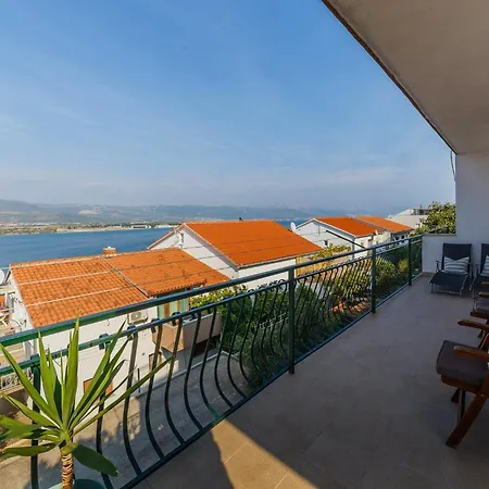 Maison d'hôtes Barba In Trogir - Mittel-dalmatien Mastrinka