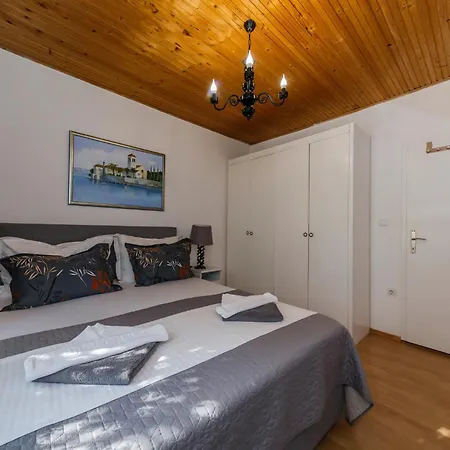 Barba In Trogir - Mittel-dalmatien Gostinjska kuća